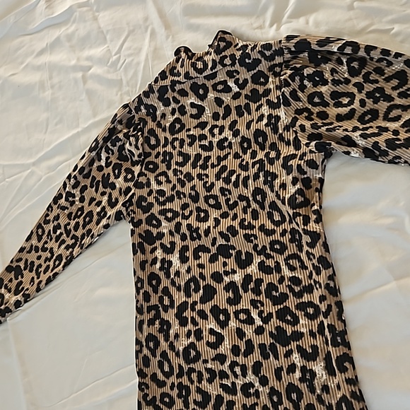 Leopard print girls long sleeve girls dress. Like Flo Dutch clothing brand. - Picture 4 of 4